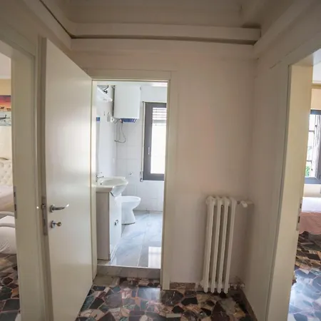 Bed & Breakfast Casa Fiorella, Mestre In Zona Centralissima Benátky