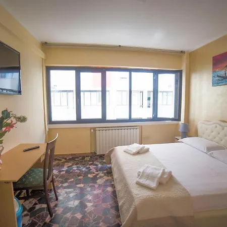 Bed & Breakfast Casa Fiorella, Mestre In Zona Centralissima